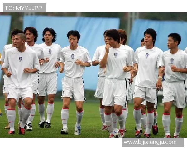 武汉足球队团队协作引发热议球迷对战术配合与球员默契的不同看法